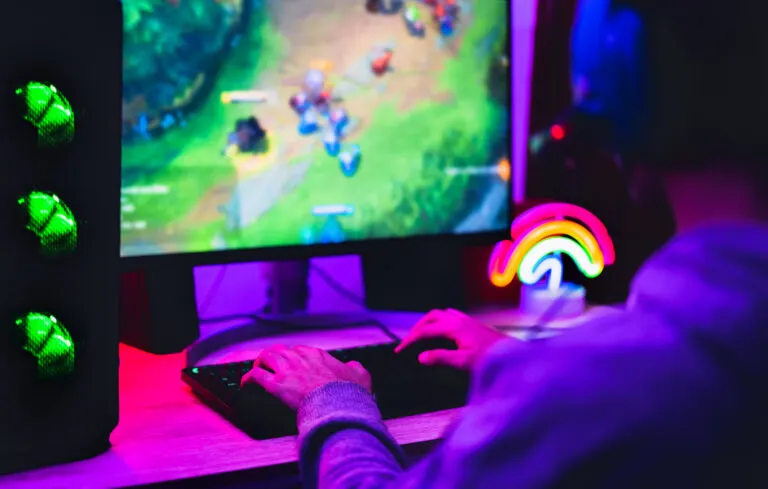 Graph 7: Streamer in purple light - Hatchet